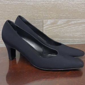 Salvatore Ferragamo  Black Satin pumps size 8